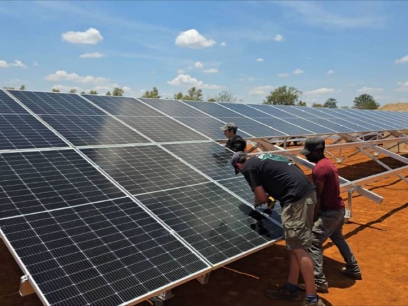 全球足迹 | “煤地→绿地”，阳光能源Giga系列光伏组件首入津巴布韦